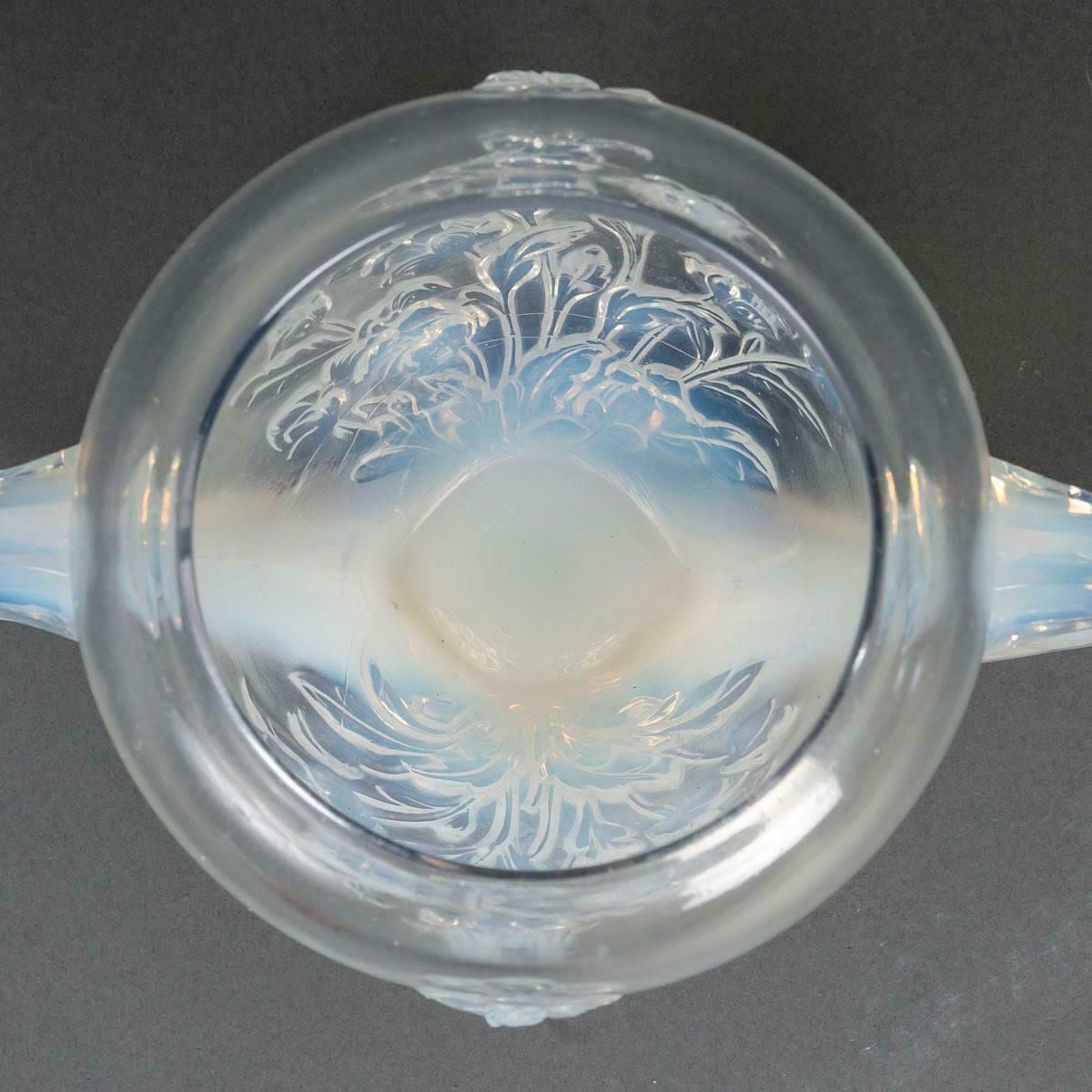 Opalescent Glass Vase From Verlys, Early 20th Century. photo buy