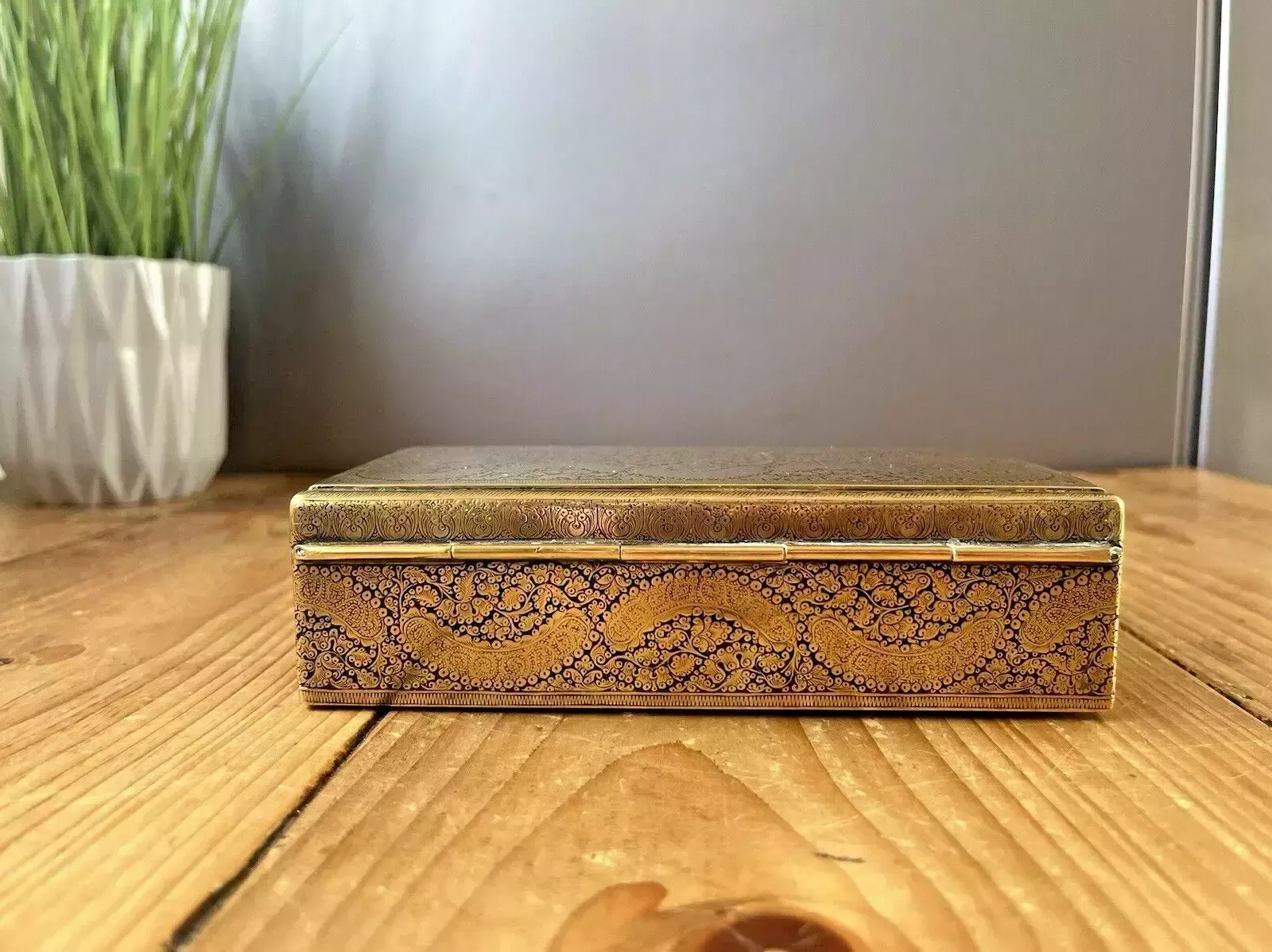 Good Quality Antique Vintage Chinese Indian Brass Hinged Lid Cigar Cigarette Box photo vinterior