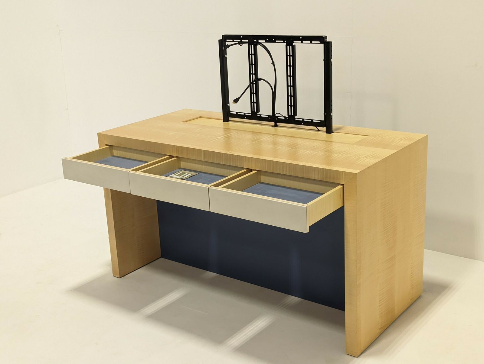 Furniture Collett Zarzycki Sycamore Tv Media Desk photo