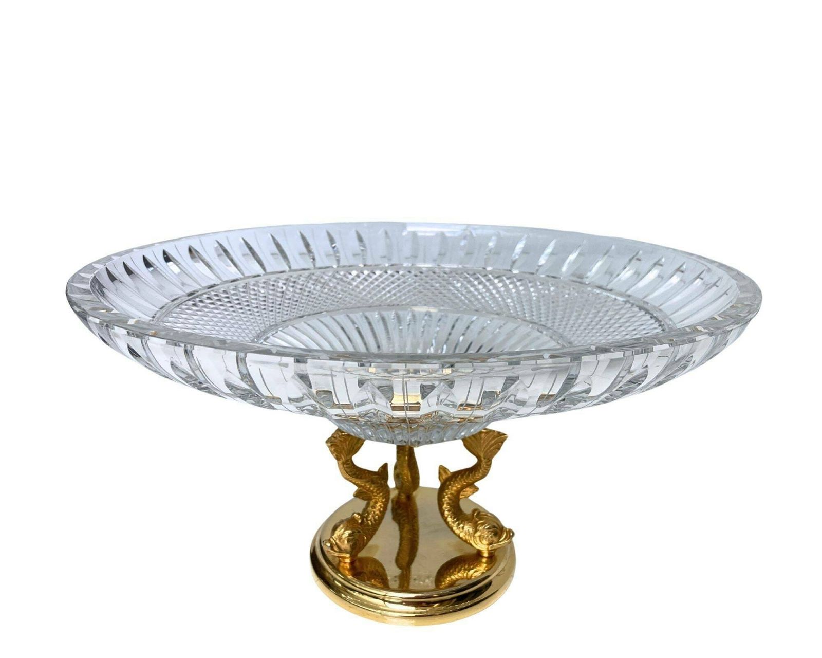 Franse Kristallen Schaal Op Voet | 1 Stuk | Surtout De Table | Dolfijnfiguren In Goud photo furniture