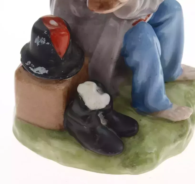 20th Century 20`s Russia Verbilki Porcelain Figure Man With Bread