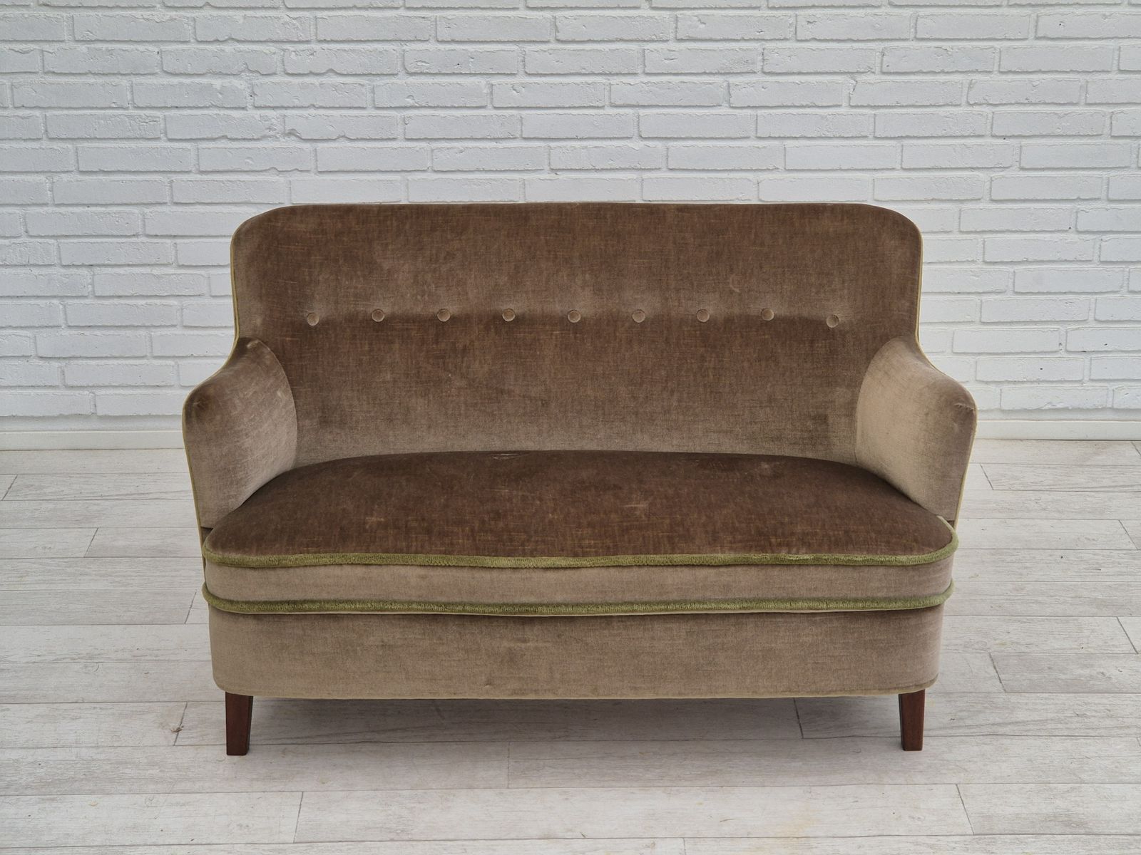 Deens 2 Zits Bankstel, Ca. Jaren 1960, Meubilairvelours Bekleding, Beukenhouten Poten. photo 1100.0