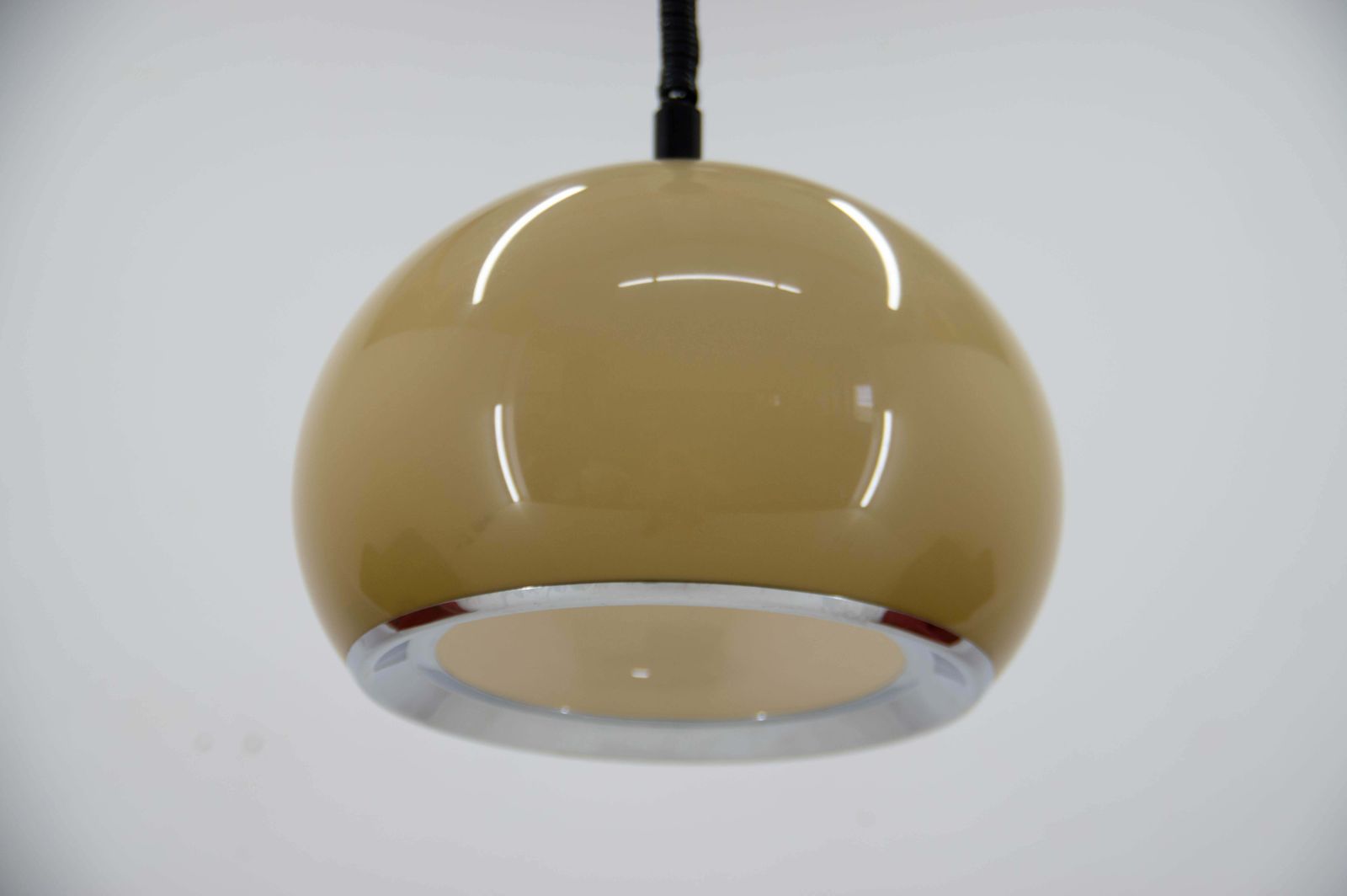 Mid-Century hanglamp ontworpen door Harvey Guzzini voor Meblo, Italië, jaren 1970 photo for sale