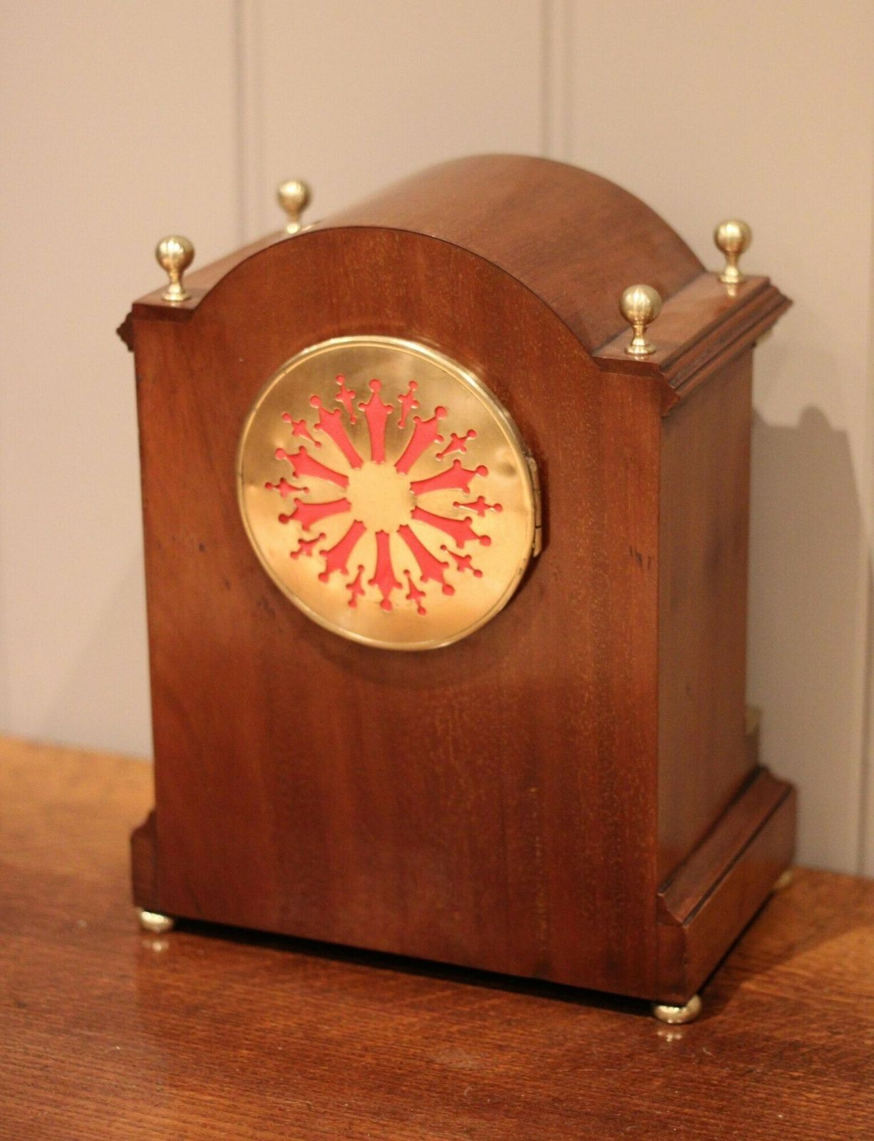 photo vintage Mahogany And Inlay Arch Top Bracket Clock