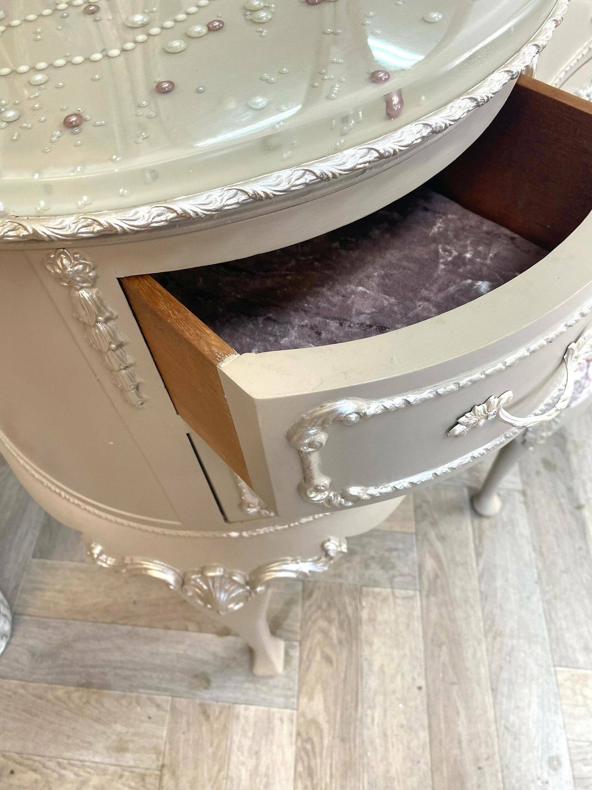 Harrods Olympus Dressing Table With Pearls photo buy