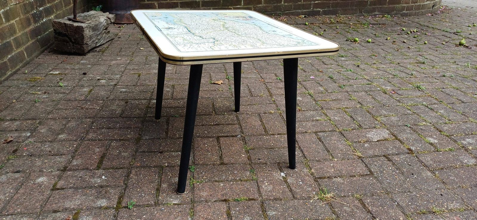 Vintage Retro Caxton Map 60s Coffee Table Saxton’s Map Of Kent, Sussex, Surrey And Middlesex, 1575. photo furniture