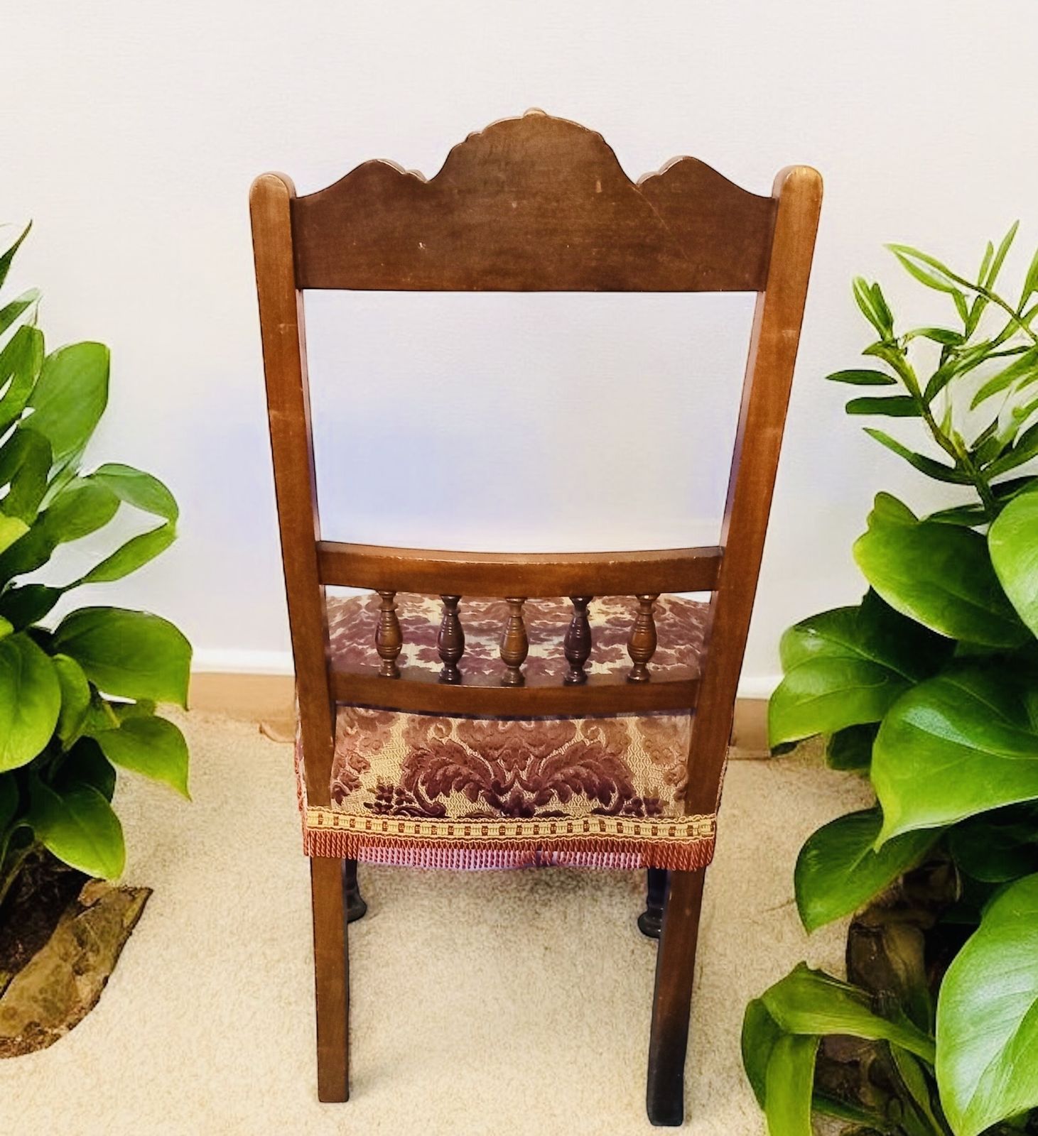 Victorian Red And Gold Side Chair photo 180.0