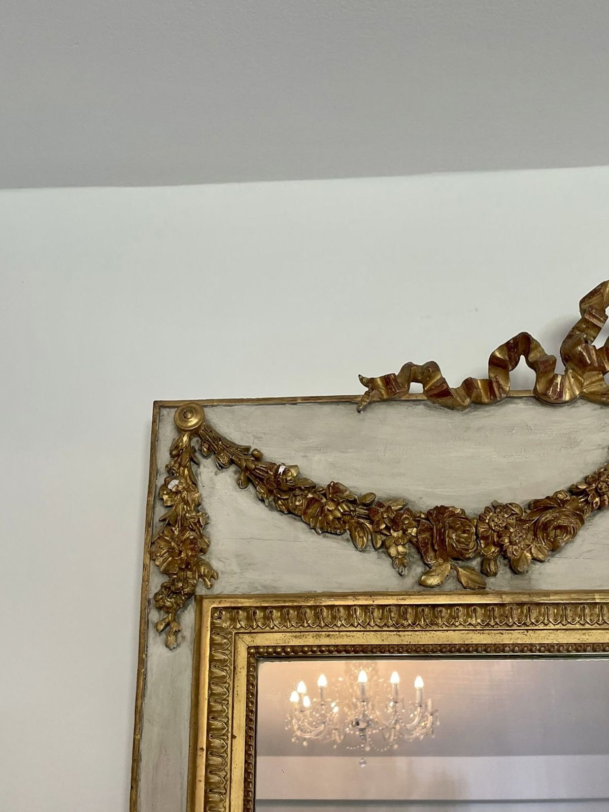 photo furniture Large Antique 19th Century Quality Giltwood And White Painted Overmantle Mirror