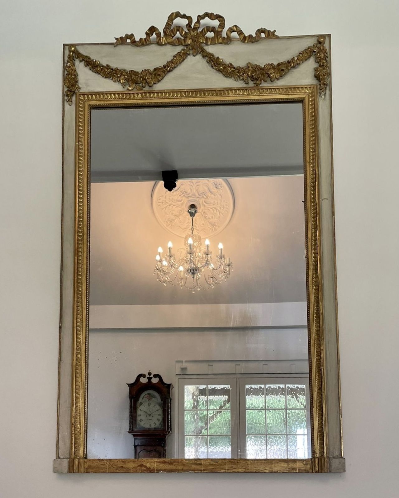 photo vinterior Large Antique 19th Century Quality Giltwood And White Painted Overmantle Mirror