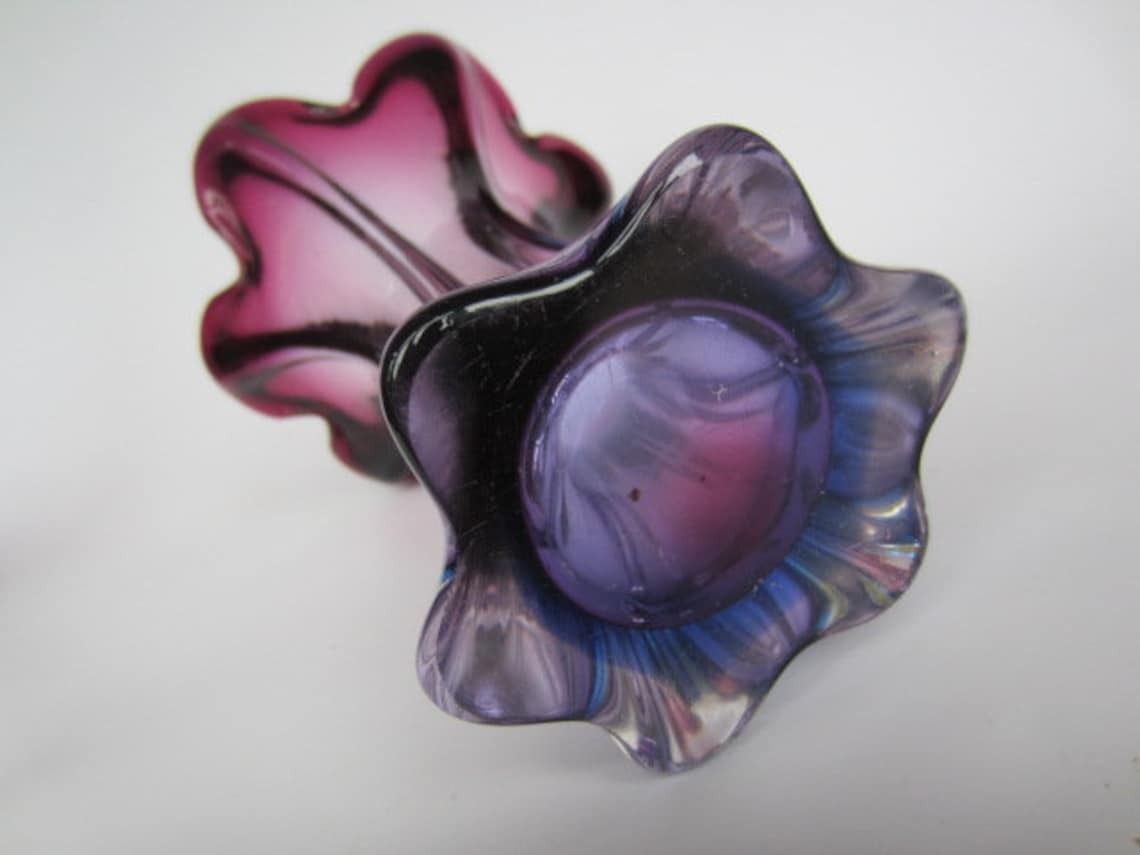 photo furniture Murano Hand Blown Poli Seguso Era Purple Blue 1960s Ribbed Art Glass Flower Vase