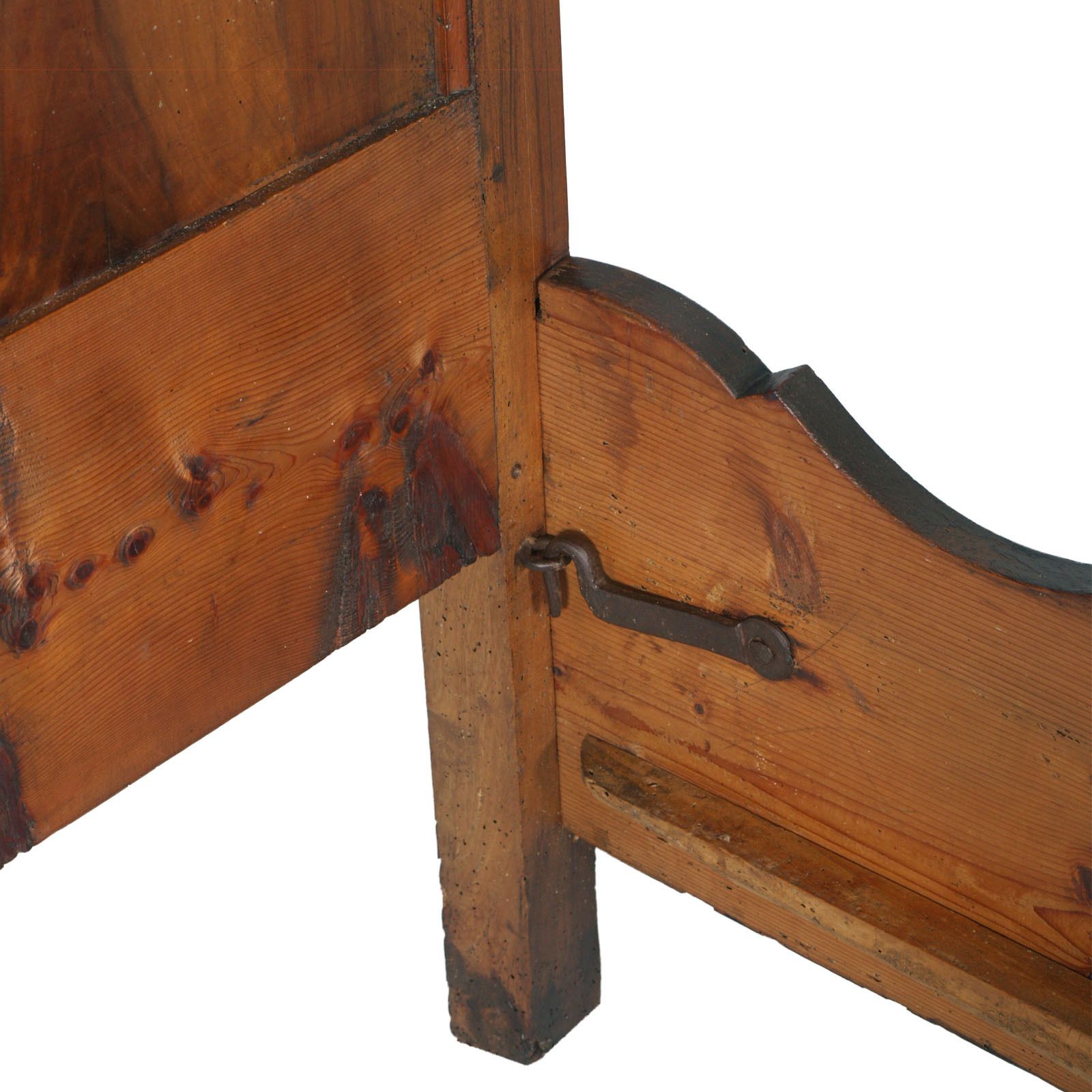 Italy 19th Century Majestic Double Bed In Walnut Restored And Polished To Wax photo 5900.0