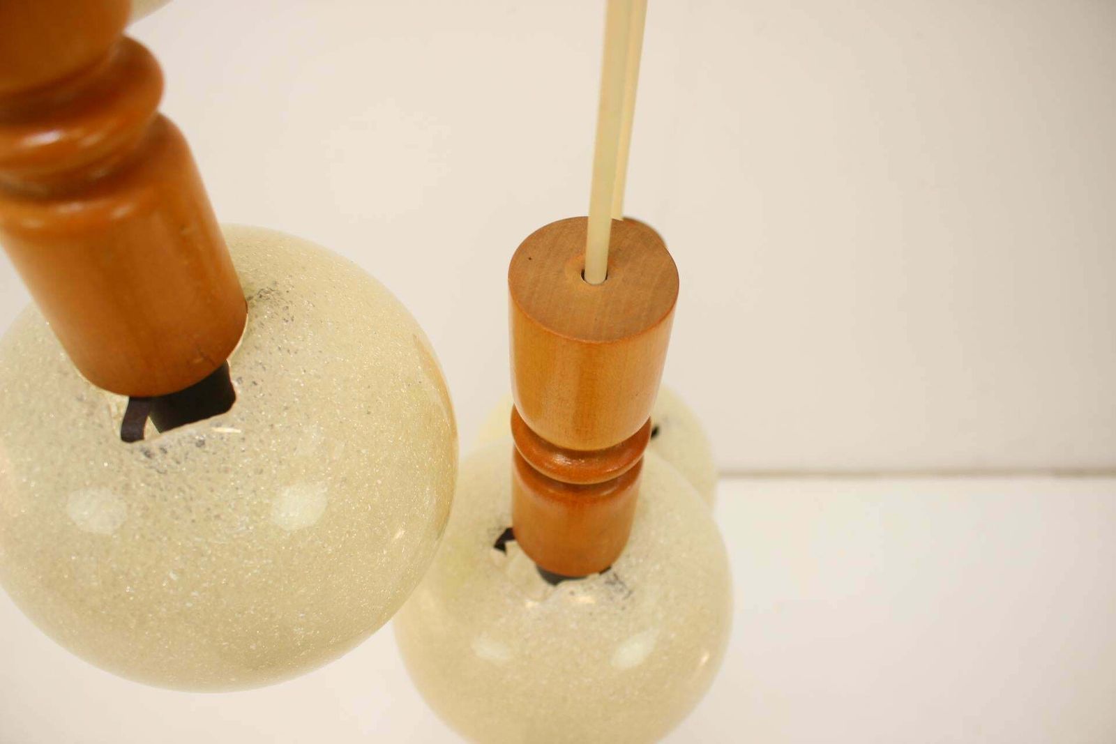 Cascade Hanglamp Uit De Jaren 1970 Met Plastic Kappen, Tsjecho Slowakije photo vinterior