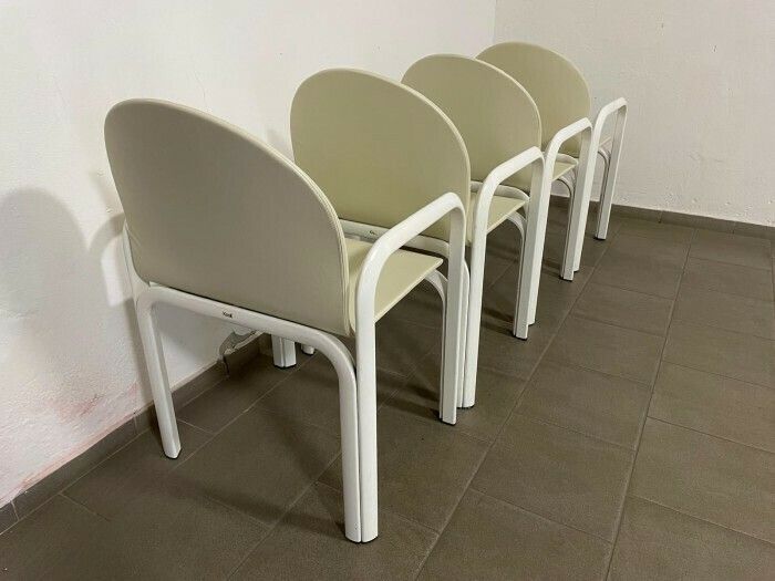 photo for sale Set Of 4 Chairs Gae Aulenti Orsay For Knoll
