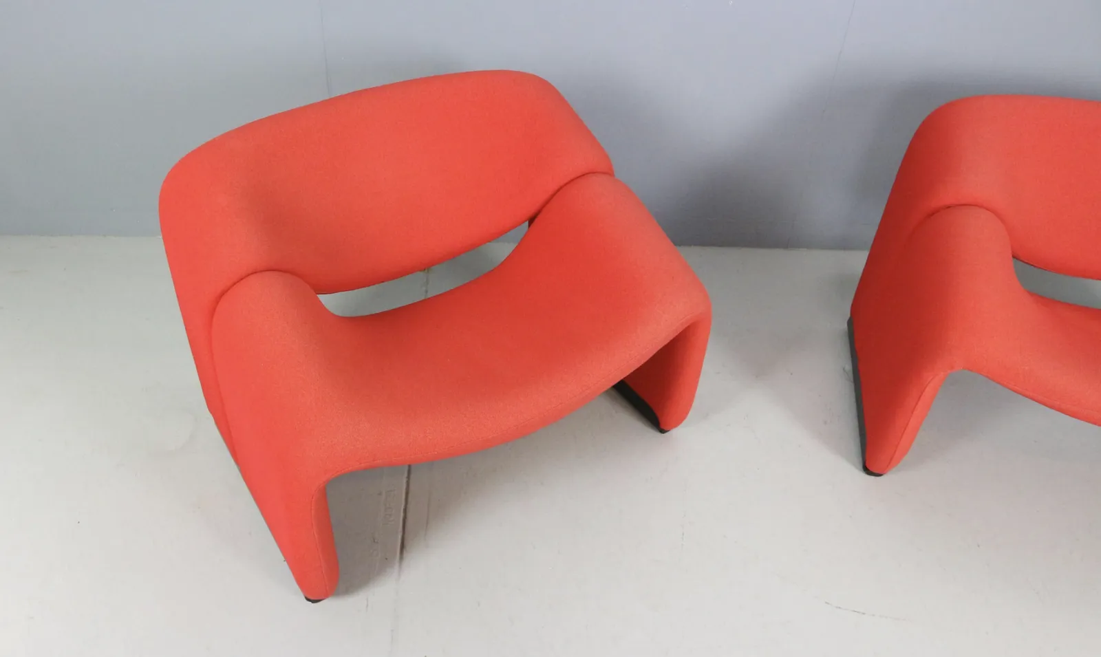 photo furniture Pierre Paulin Set Of 2 F598 Groovy Armchairs For Artifort New Upholstery, 1972
