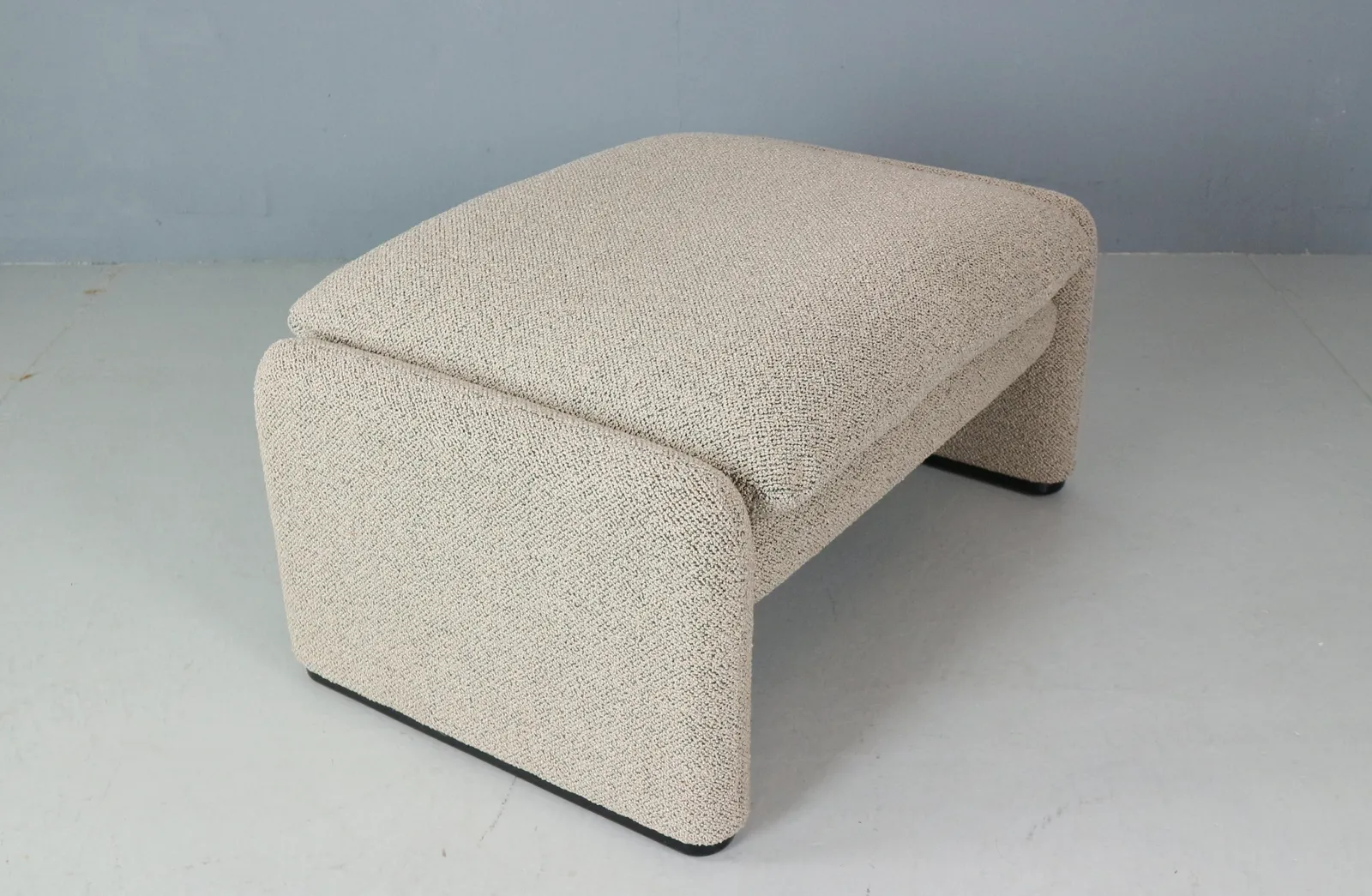 Vico Magistretti "Maralunga" Footstool Re Upholstered For Cassina photo vinterior