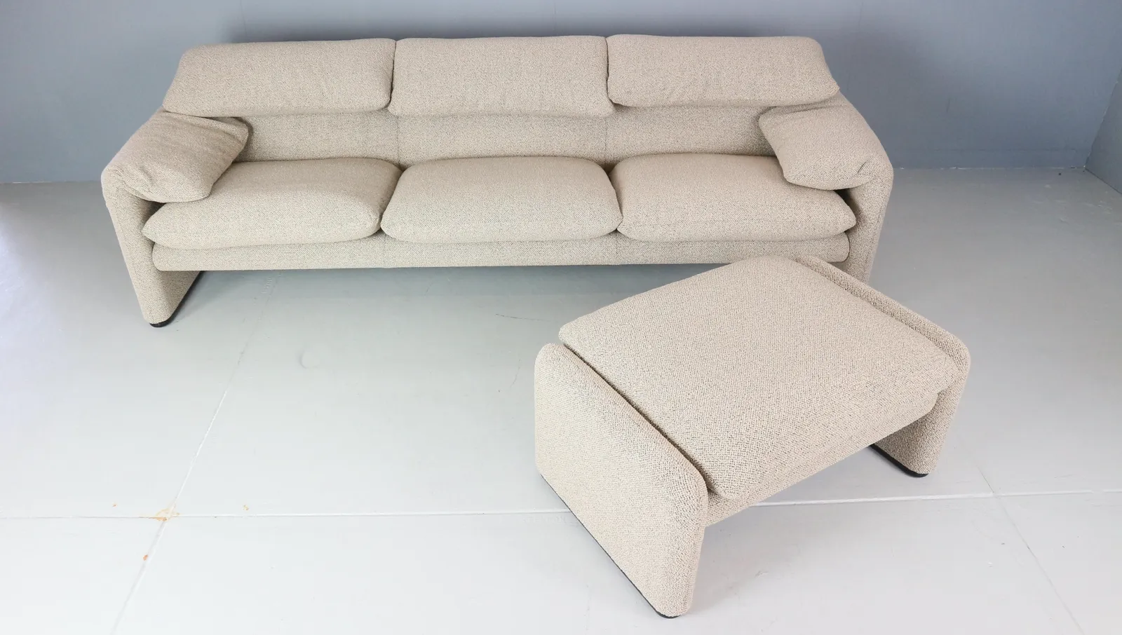 Vico Magistretti "Maralunga" 3 Seater And Footstool Re Upholstered For Cassina photo Furniture