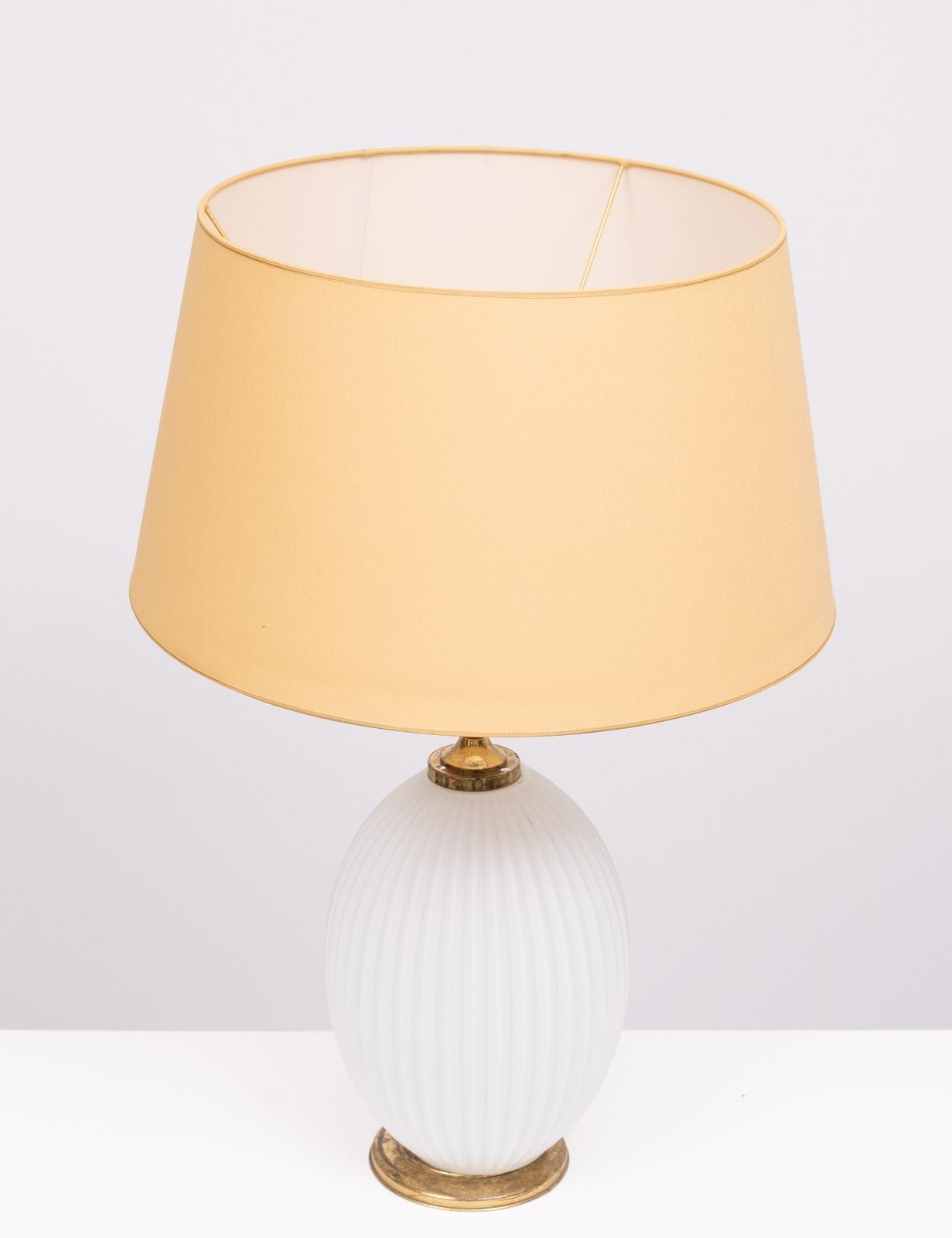 Philips Milk Glass Ribbed Table Lamp Design Louis Kalff 1950s photo vinterior