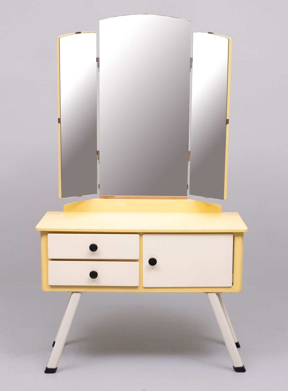 Dressing Table,  Holland
