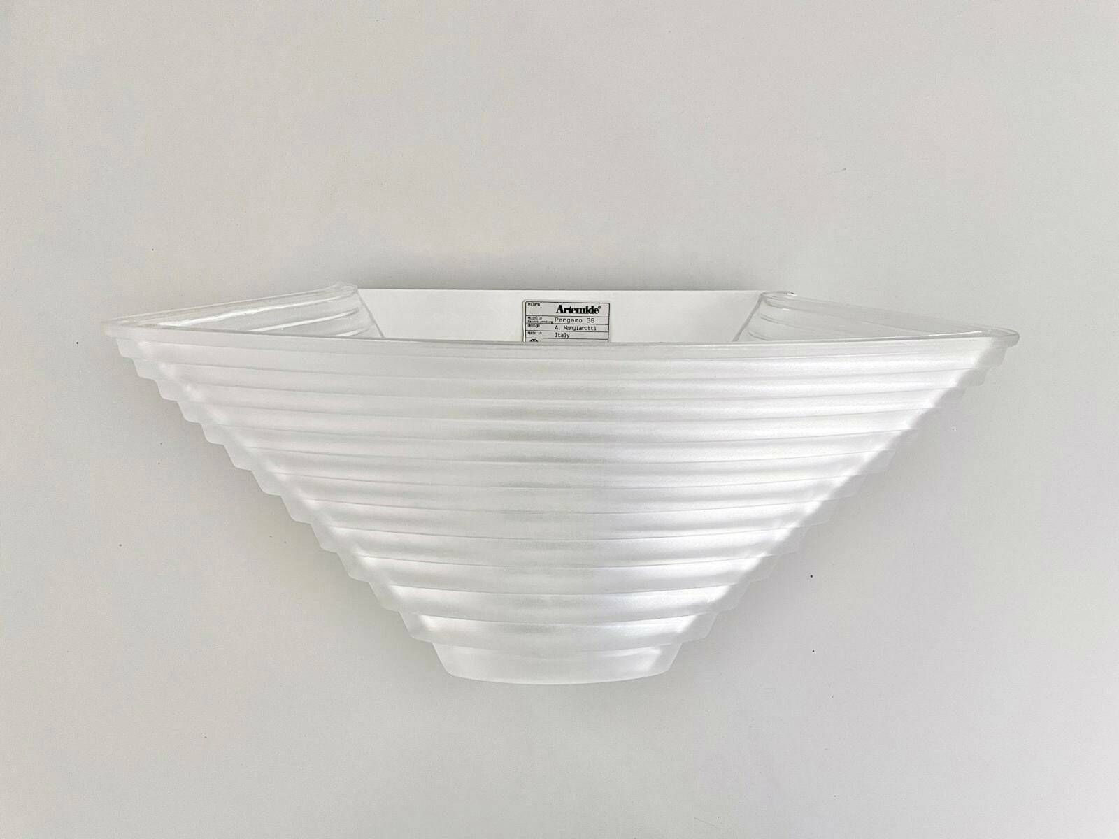 Model Pergamo 38 Glass Single Sconce By A. Mangiarotti For Artemide, Italy, 1980s