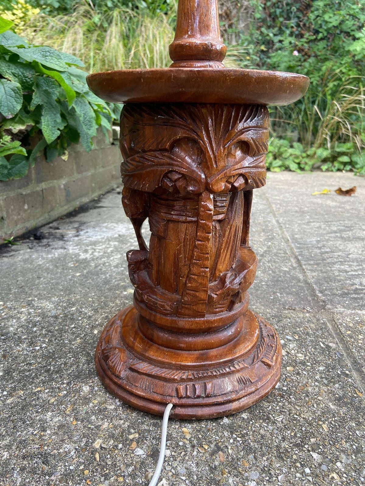 Large Ethnic Carved Wooden Vintage Table Lamp   South Pacific photo Lighting