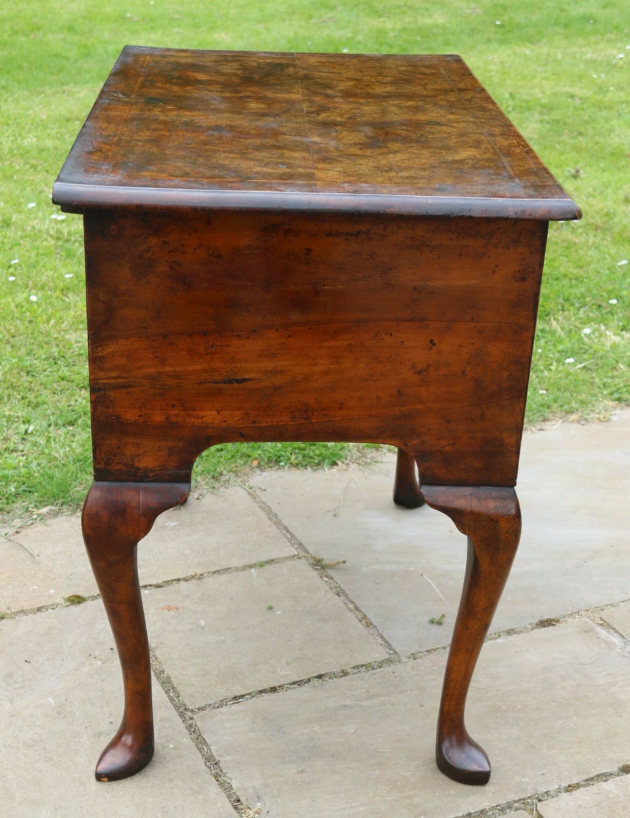 photo vinterior English Mid 18th Century Burr Elm Lowboy Or Table, Circa 1750