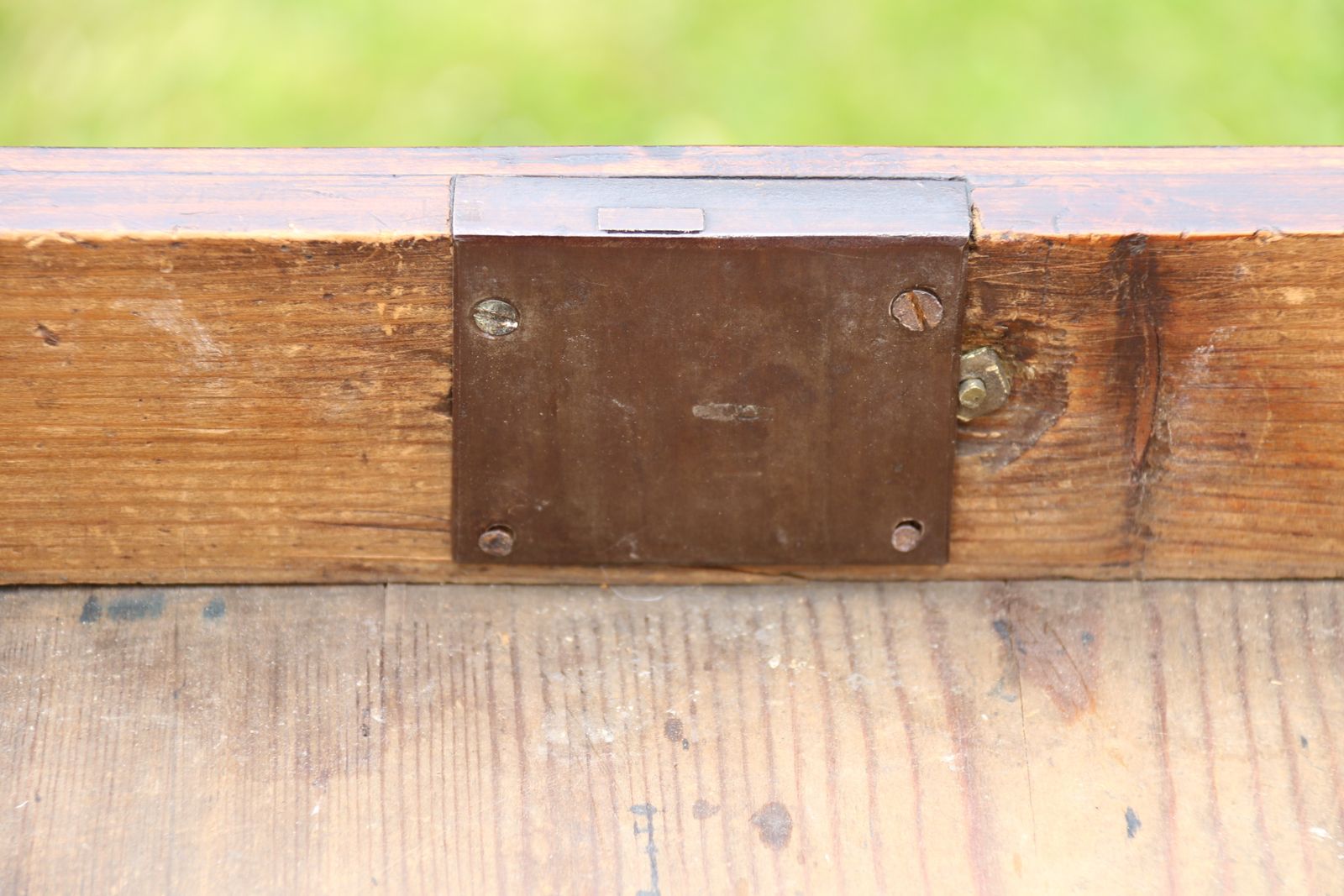 photo vintage English Mid 18th Century Burr Elm Lowboy Or Table, Circa 1750