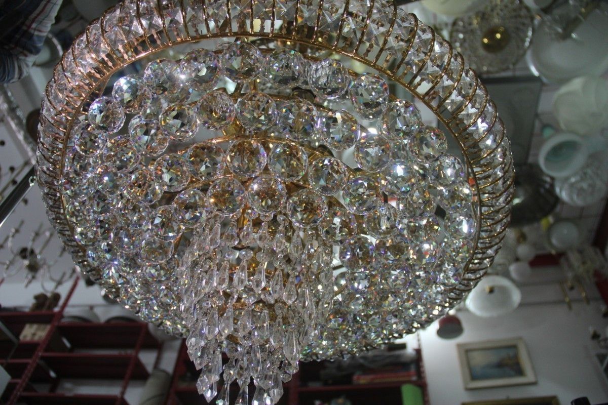 3360.0 Precious Elegant Italian Chandelier Of 1970 Structure In Gilded Brass  Swarovski Crystals photo