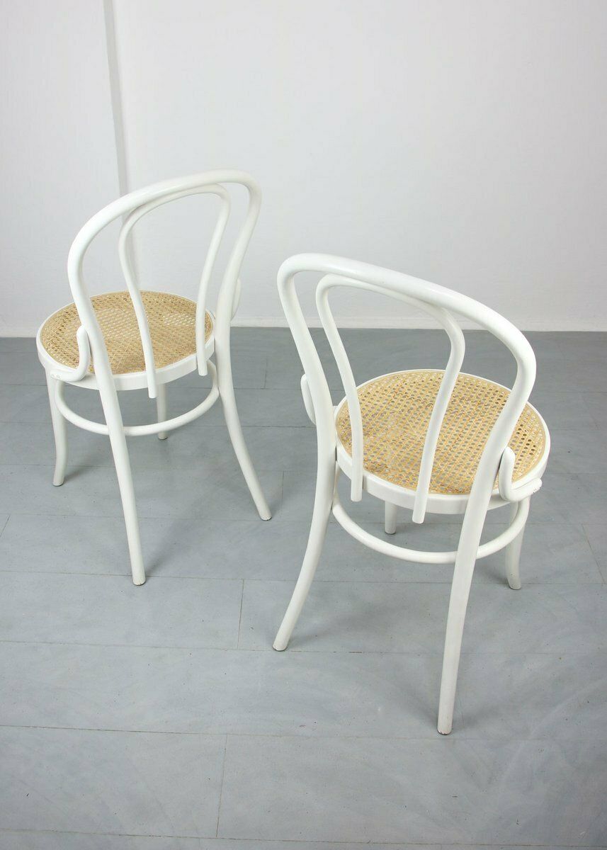 No. 18 White Chairs Attributed To Michael Thonet, Set Of 4 photo Furniture