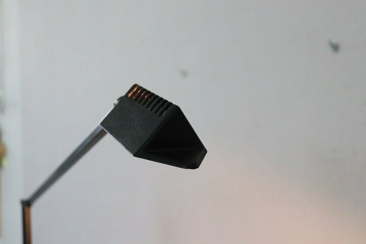 photo vintage Black Metal Postmodern Table Lamp By Fridolin Naef For Luxo, 1980s