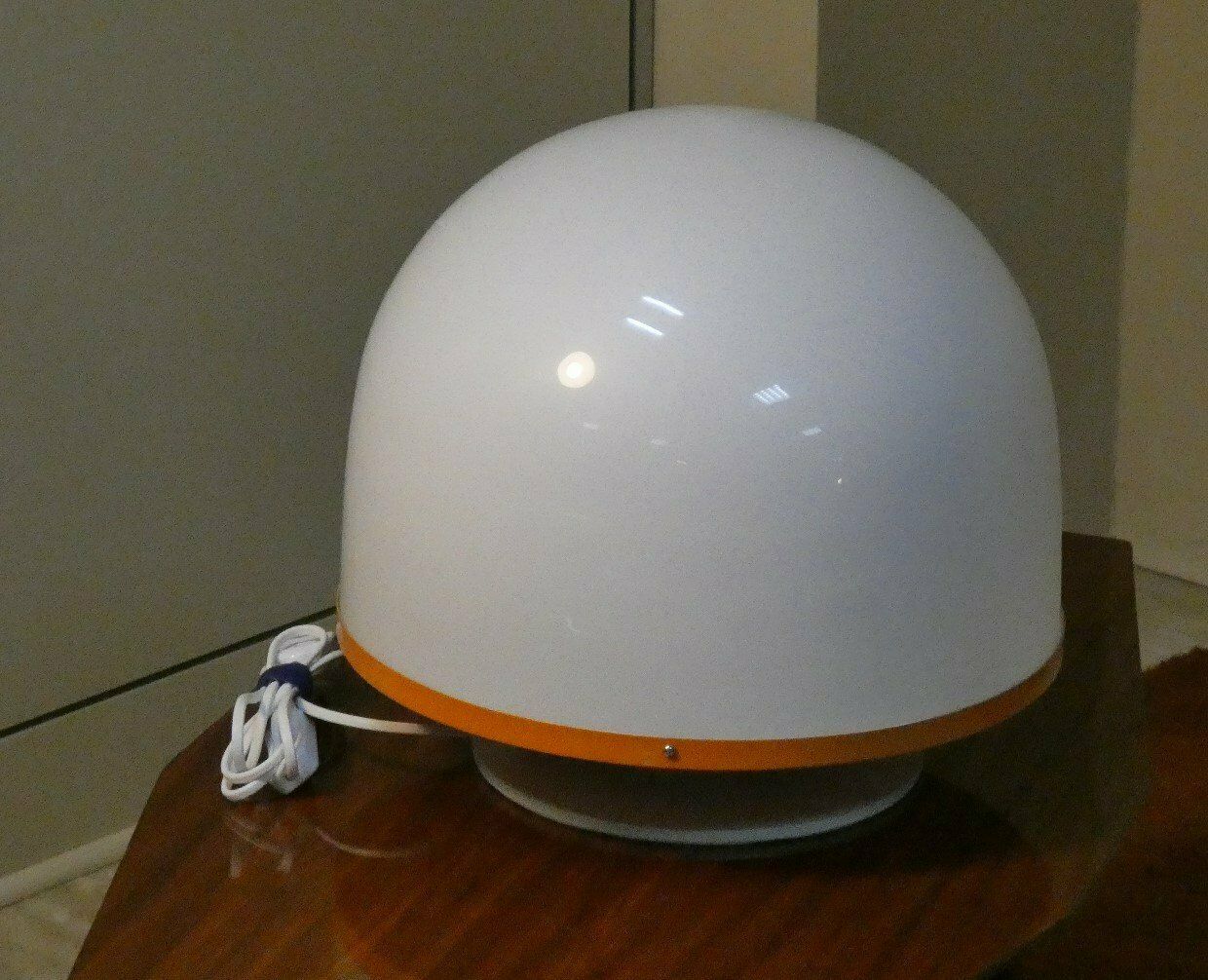 photo furniture Bottone Table Lamp In Acrylic Glass And Metal, Italy 1960s
