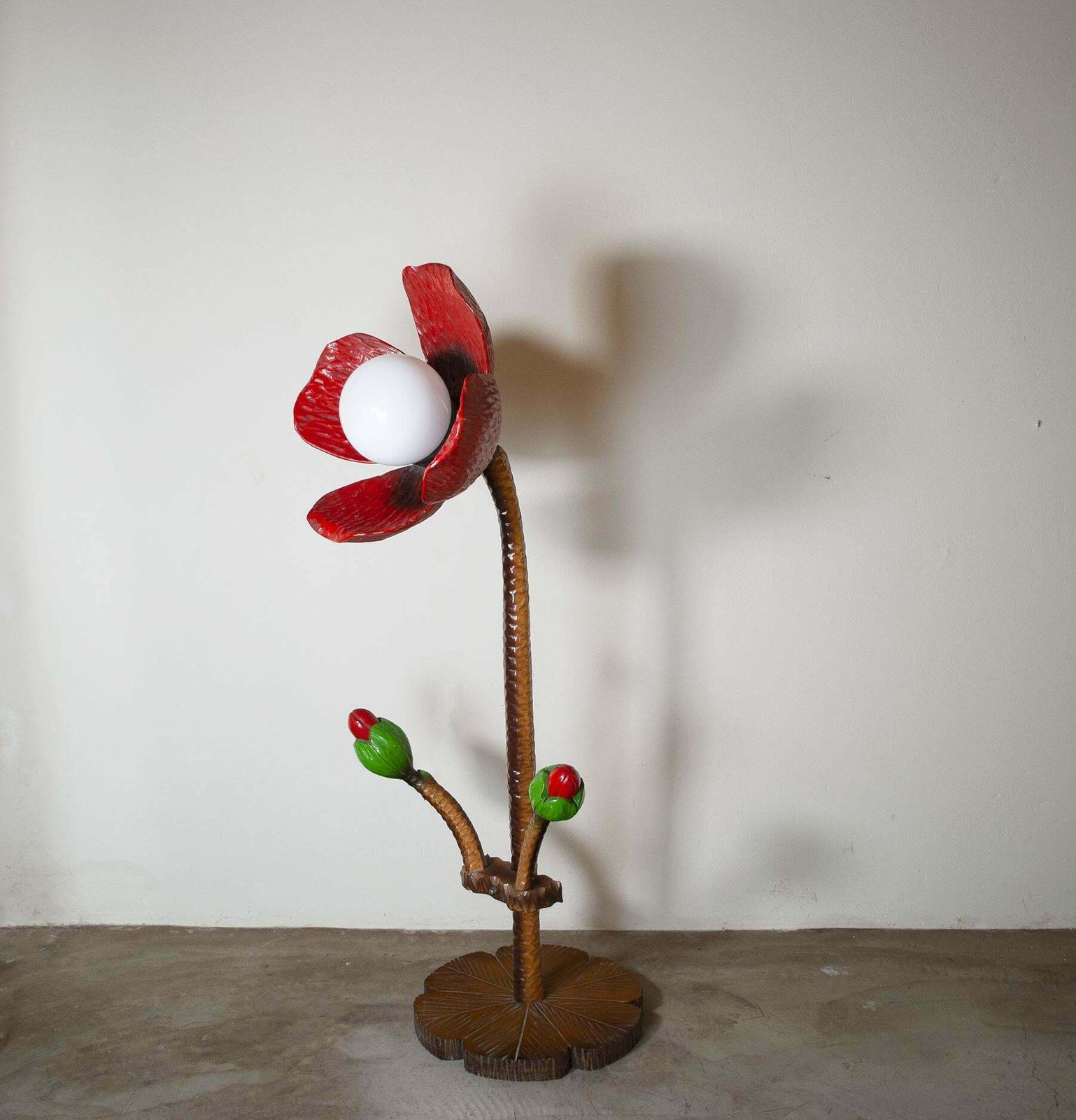 Italian Flower Lamp In Laquered Wood 1960s. photo Lighting
