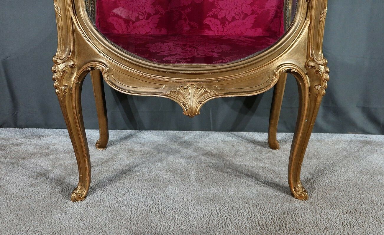 photo for sale Curved Display Cabinet In Gilded Wood, Transition Louis XV Louis XVI – Early 20th Century