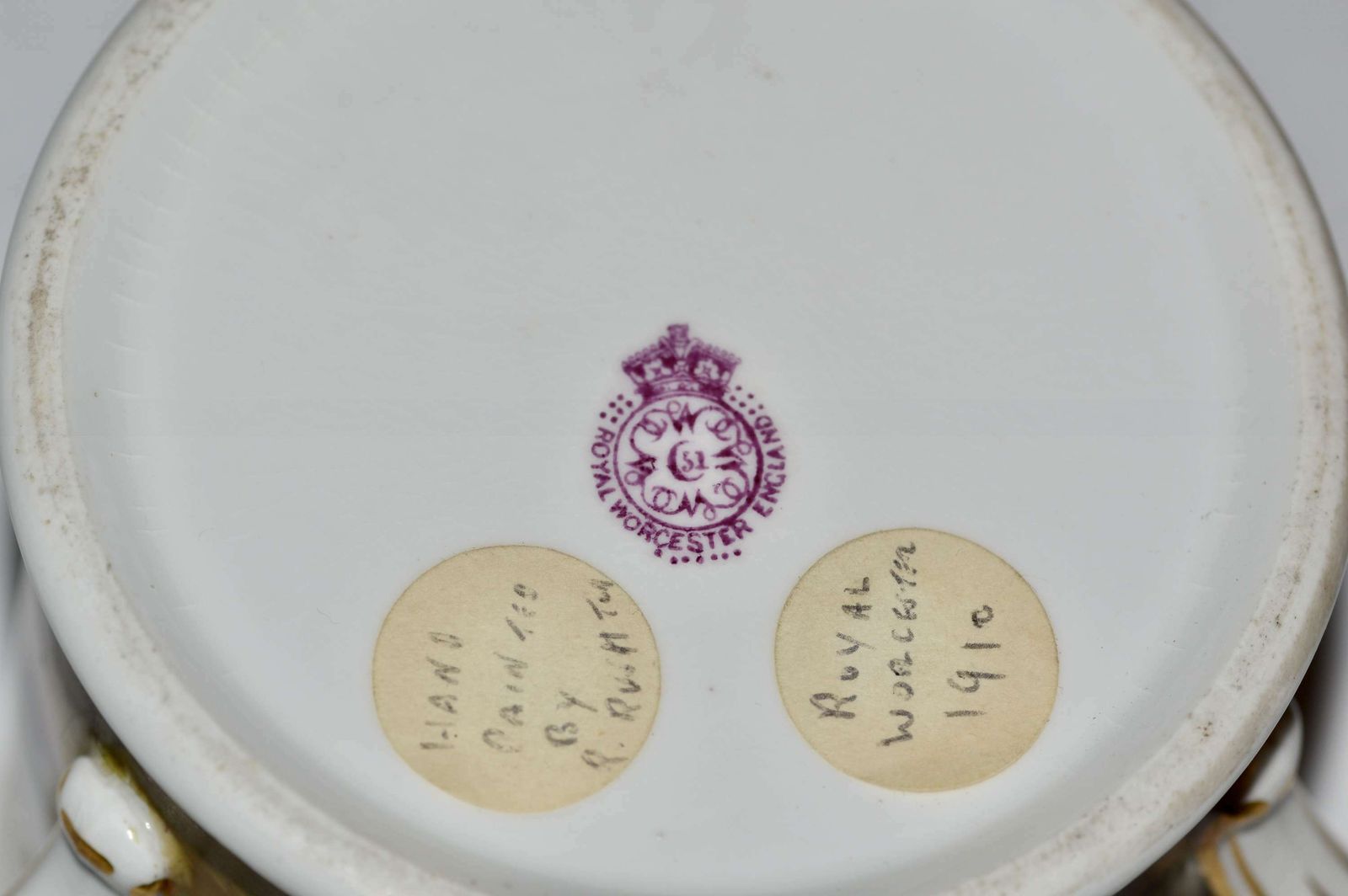 1910 Royal Worcester Porcelain Tyg   Signed ‘R Rushton’ photo vinterior