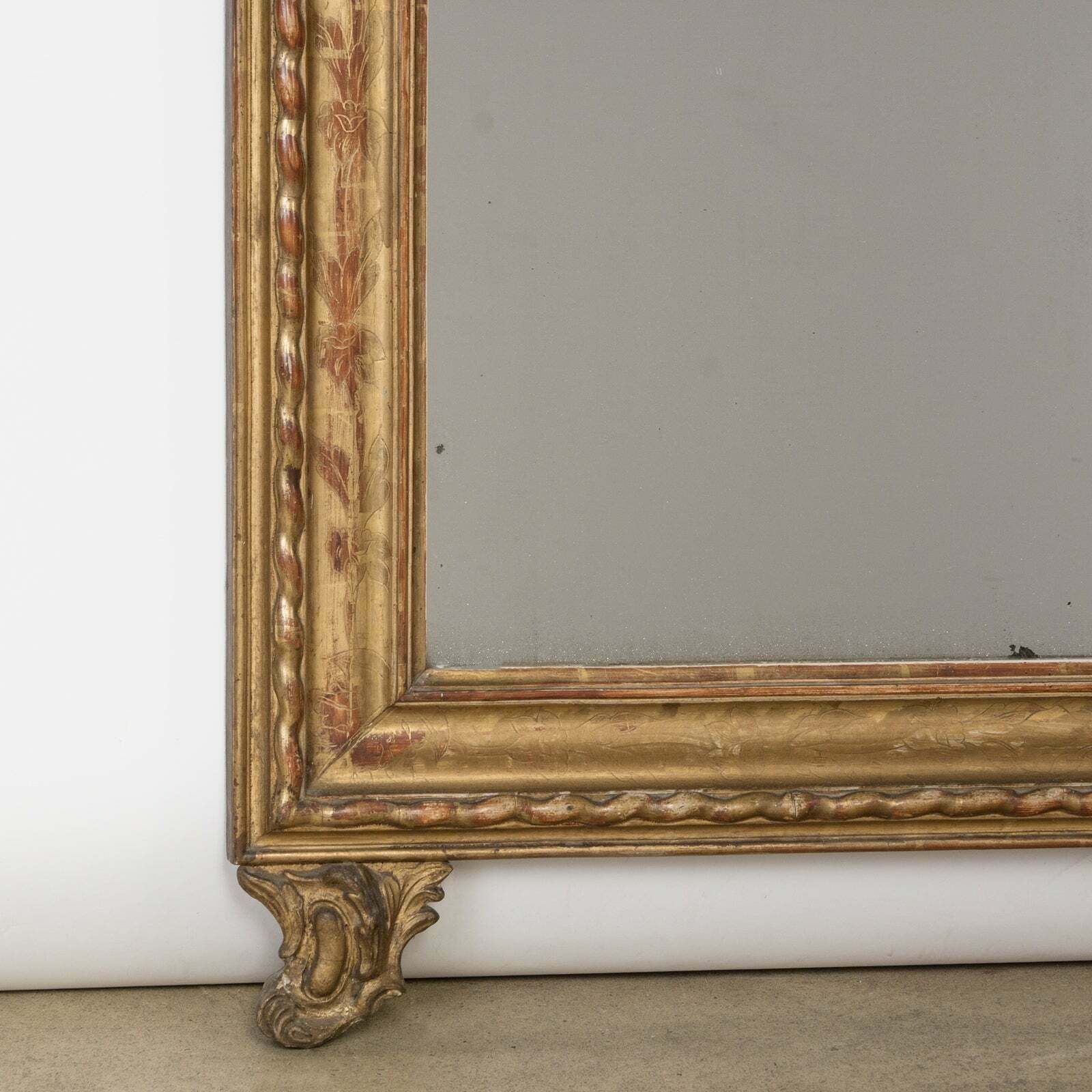 19e Eeuwse Antieke Franse Louis Philippe Spiegel Met Kleine Vergulde Pootjes photo Woonaccessoires