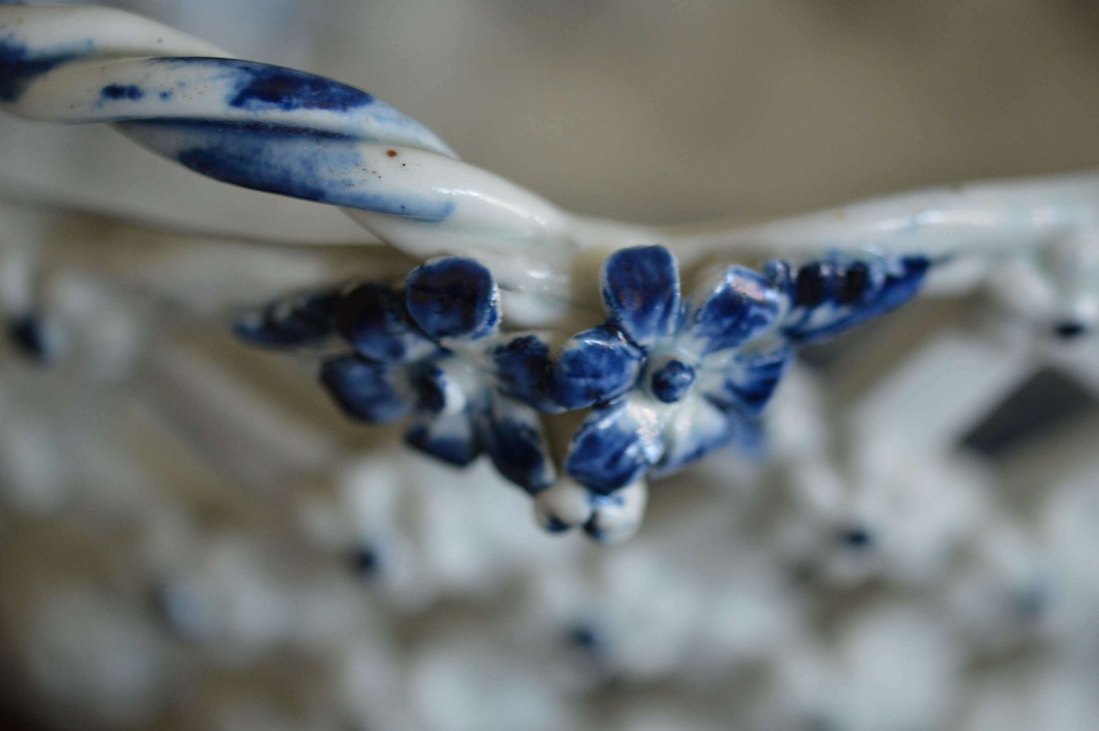 A Delightful Lowestoft, Porcelain Blue And White 'Fir Cone Pattern' Ba photo 695.0