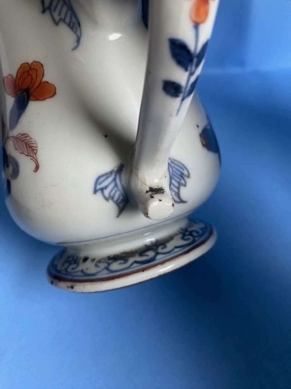 A Pair Of 18th Century Chinese Imari Porcelain Tankards photo buy