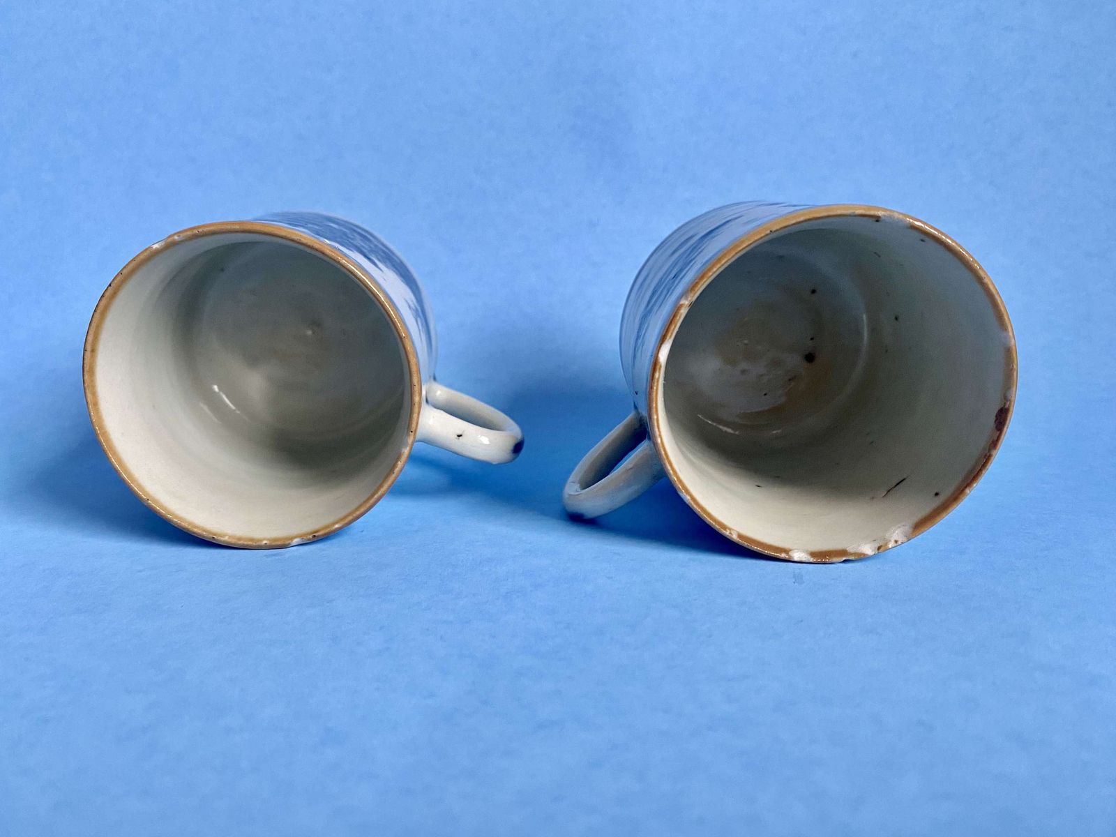 photo furniture A Pair Of 18th Century Chinese Blue And White Porcelain Mugs