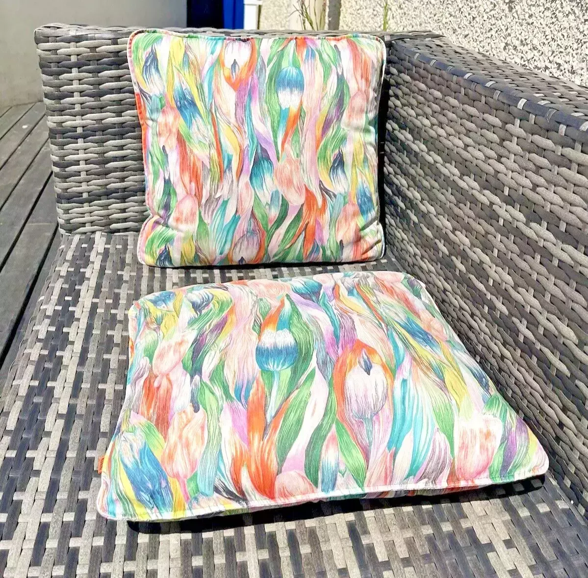 Pair Of 2 Designer Missoni Masters Floral Tulip Colourful Cushions Rrp 170 Euros