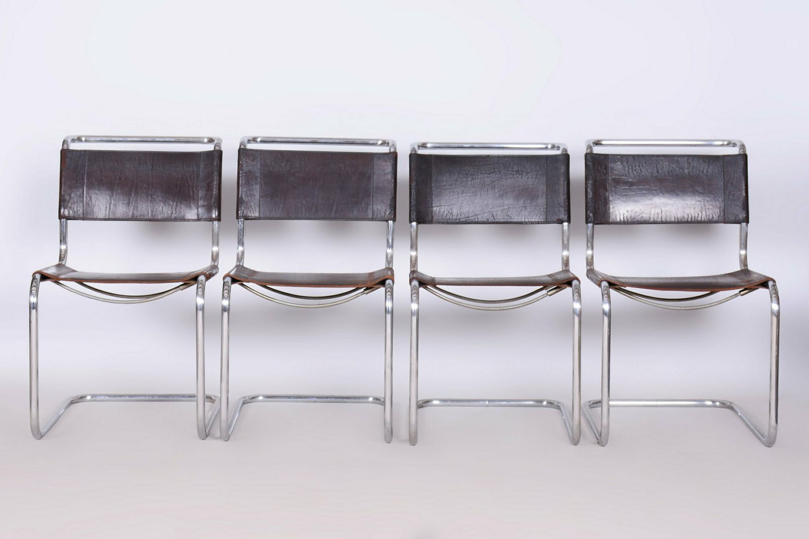 photo furniture Set Of Four Original Bauhaus Chairs, Genuine Leather, Chrome, Germany, 1930s