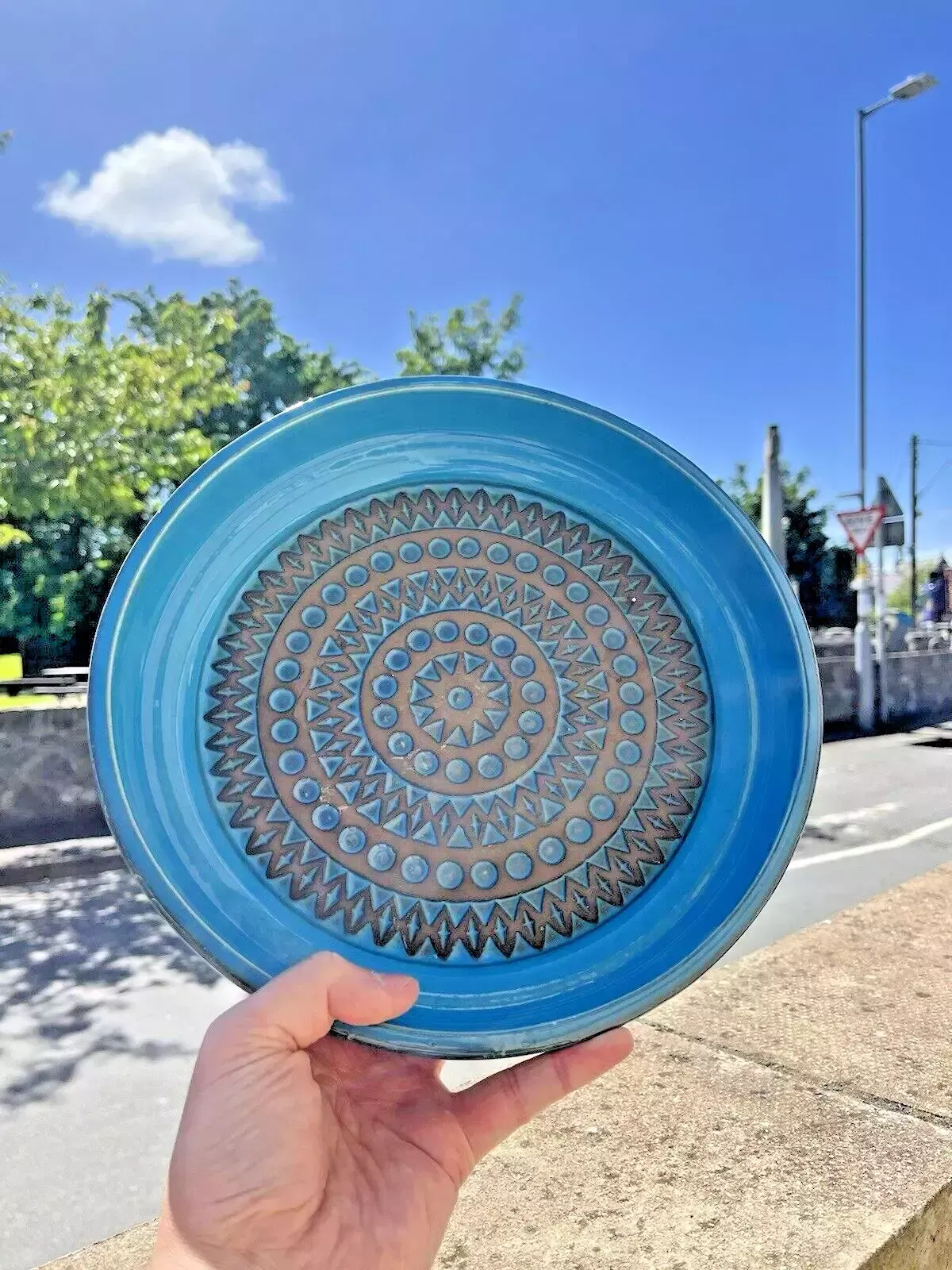 photo vintage 1967 Mid Century Swedish Upsala Ekeby Turkosa 7020 M Aztec Charger Dish Bowl 60s