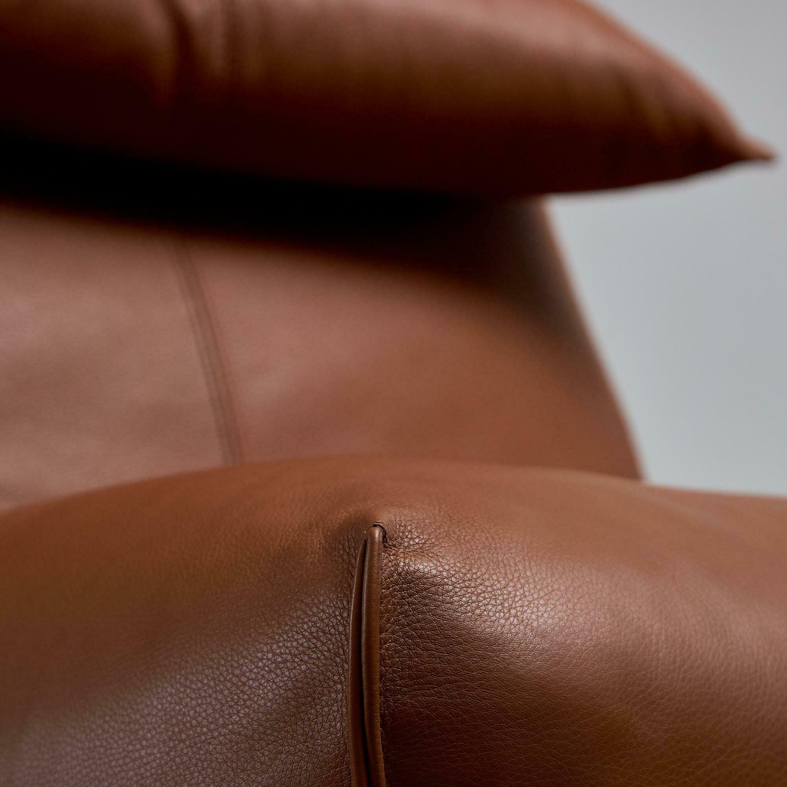 Le Bambole Lounge Chair B&B Italia photo vinterior