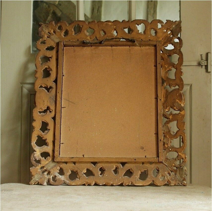 photo furniture Early 19th C. Mirror From Italy In Carved & Gilded Limewood Frame