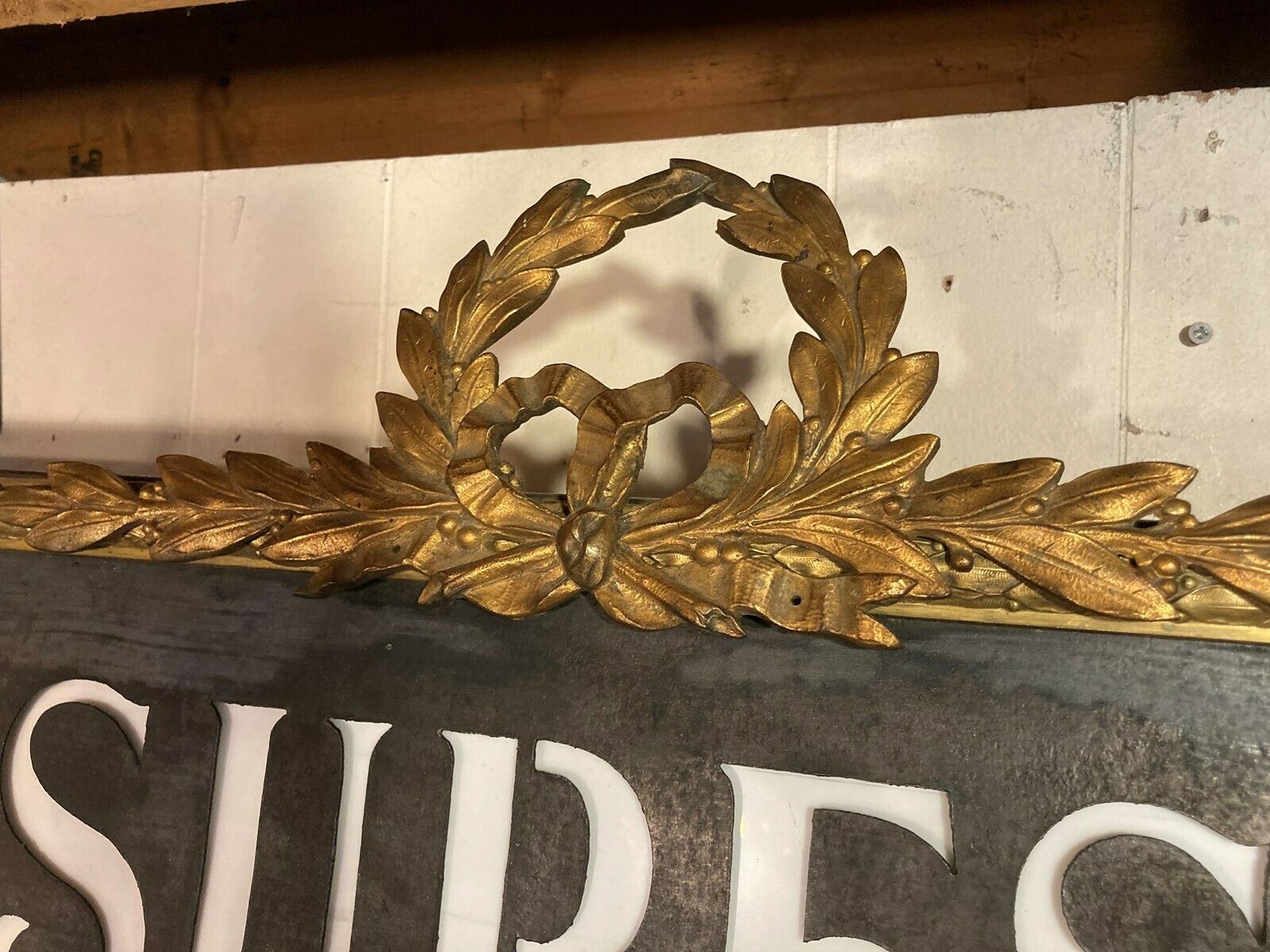 Magnificent French Lighting Up Trade Sign photo 3600.0
