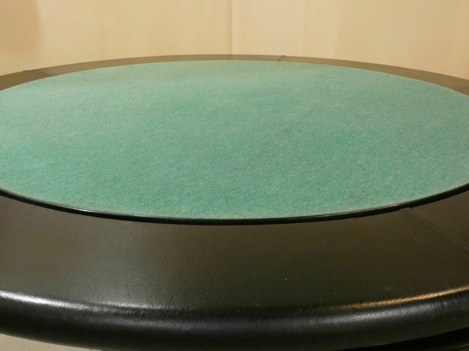 1970s Italian Game Table In Leather And Steel photo vinterior