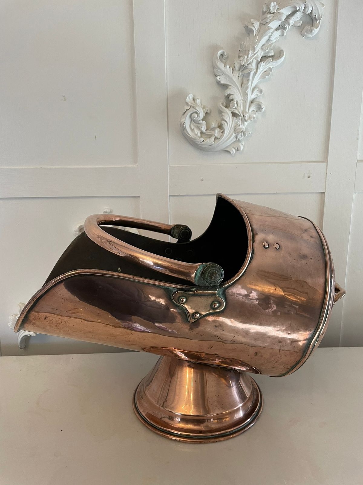 Antique 19th Century Quality Copper Helmet Coal Scuttle photo vinterior