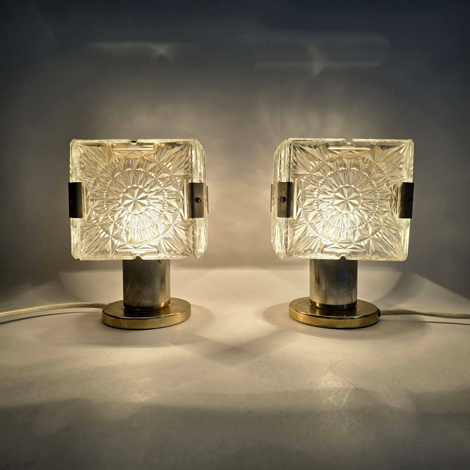 Vintage Mid Century Modern Messing Glazen Bureaulamp – één Van Twee – Van Lustry Kamenický šenov, Tsjecho Slowakije, Jaren 1970 photo furniture