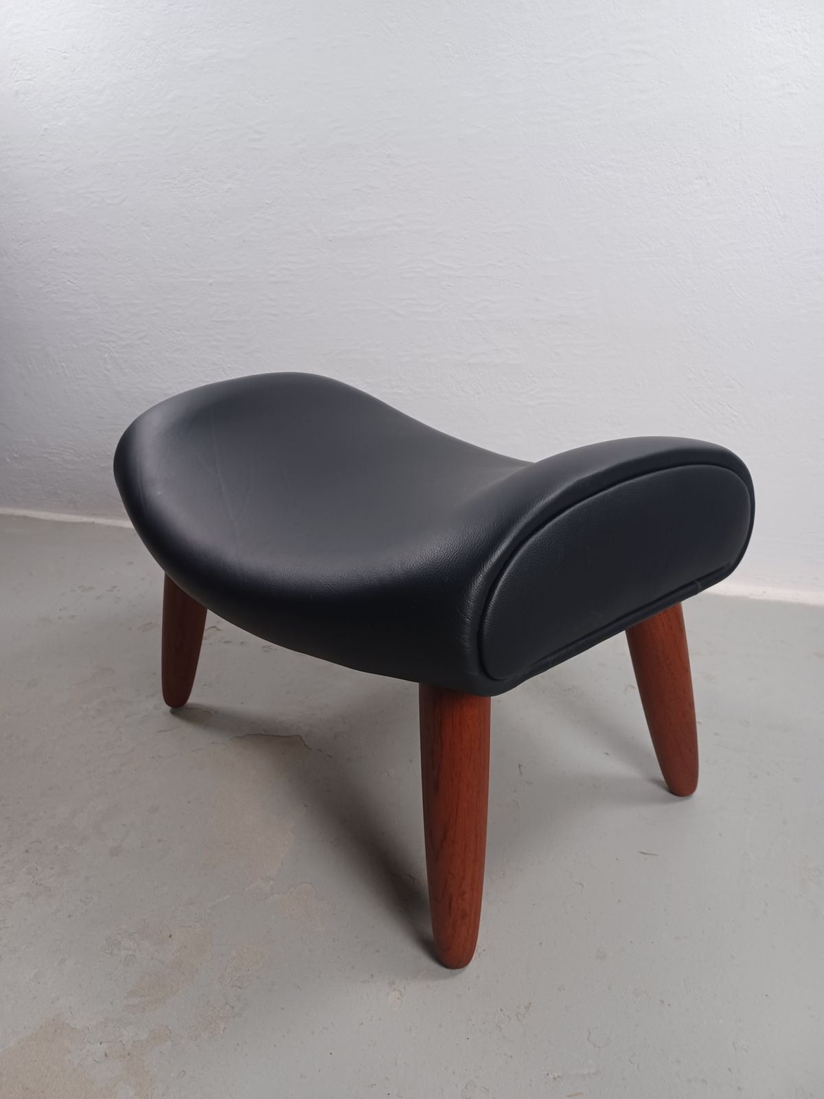 Fully Restored Danish Ottoman In Teak Reupholstered In Black Leather, 1960s photo 470.0