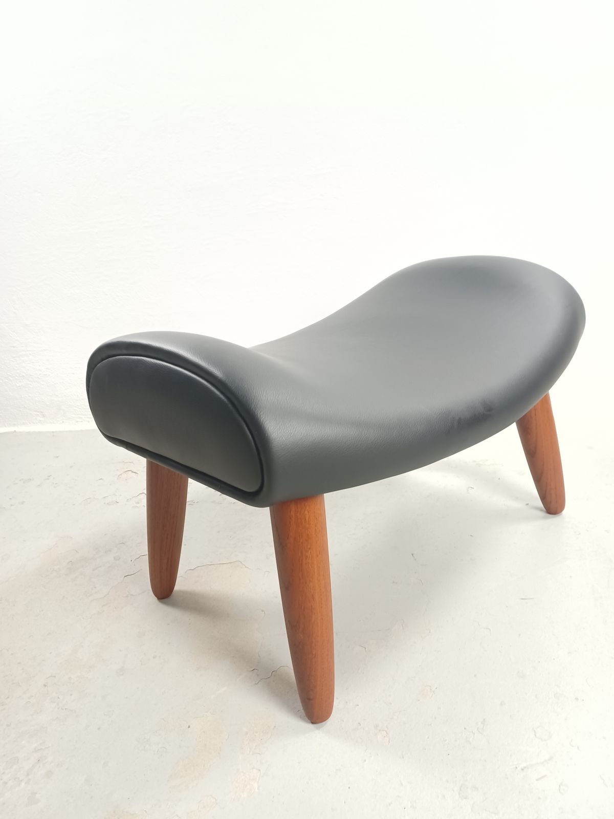 Fully Restored Danish Ottoman In Teak Reupholstered In Black Leather, 1960s