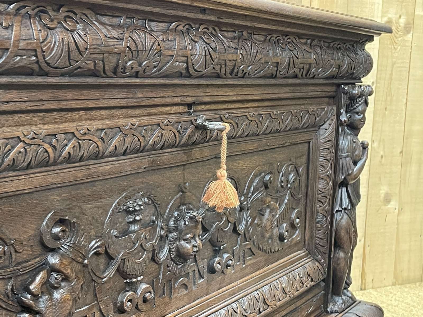 Large Renaissance Oak Chest From The End Of The 17th Century photo buy