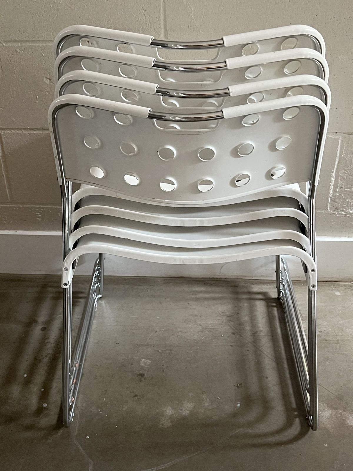 Rodney Kinsman White "Omstak" Chair For Mauro Minini, Purchased From Habitat photo vinterior